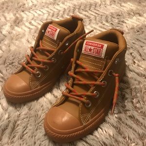 Boys converse worn 2 times!